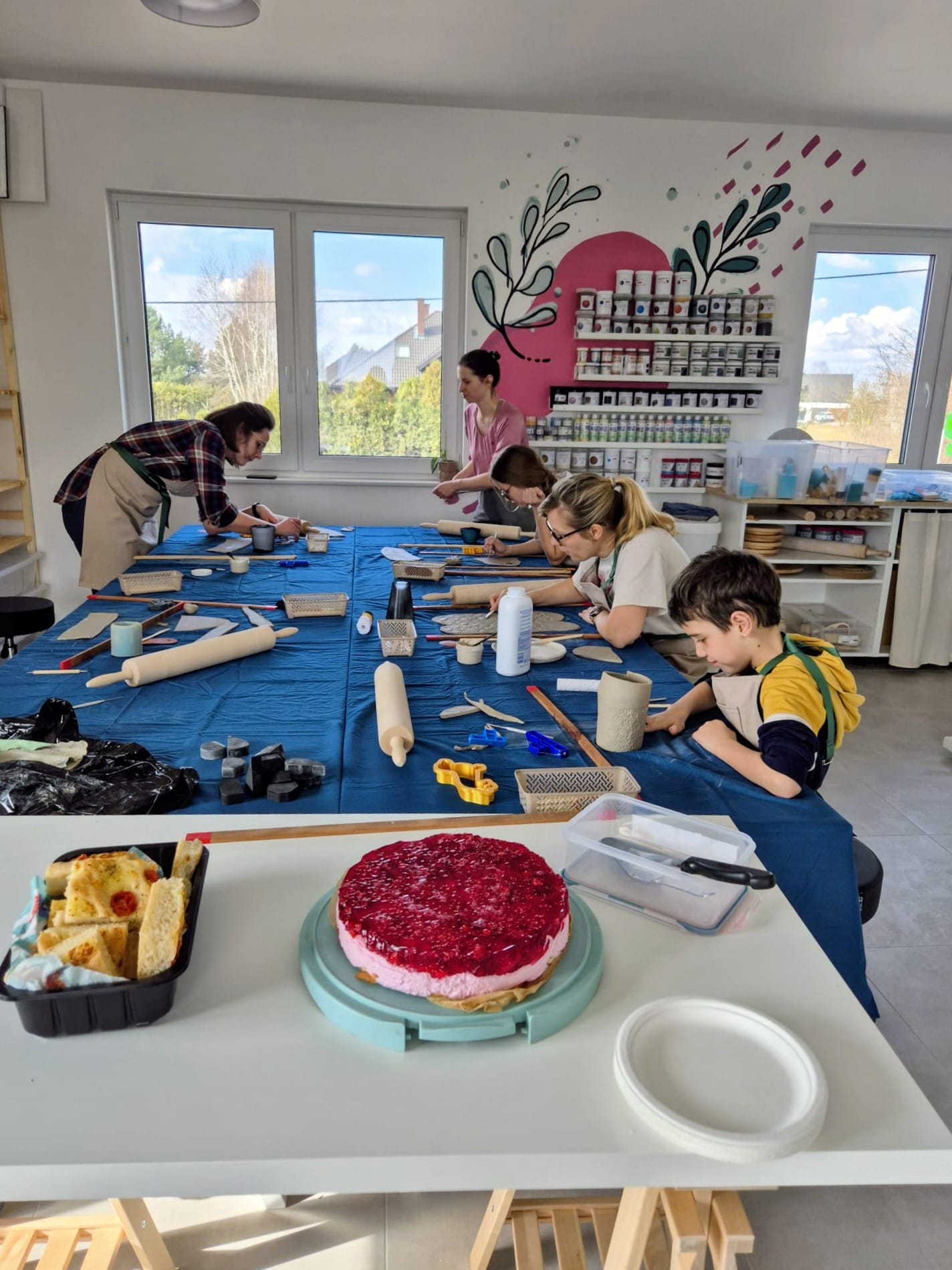 Zajęcia ceramiczne — lepienie